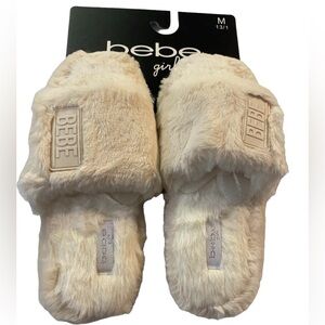 BEBE girl's medium fluffy slippers in an Off—White color, Size Medium 13/1, NWT